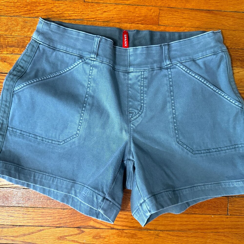 Spanx Stretch Twill Pull On Shorts NWOT